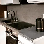 Arbio I Stylish Schoeneberg S-bahn Appartement *